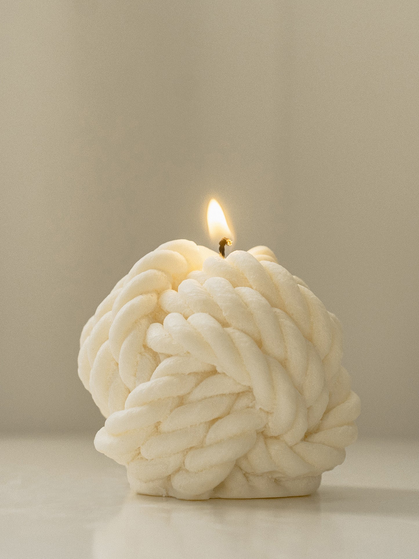 Knot XL | Woolen Knot Large Soy Aromatherapy Candle for Home Decor, Bath, and Special Occasions